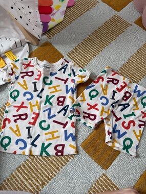 Old navy alphabet pajamas shorts and T-shirt size 4T